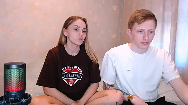 juliaanddima's Live XXX Chat