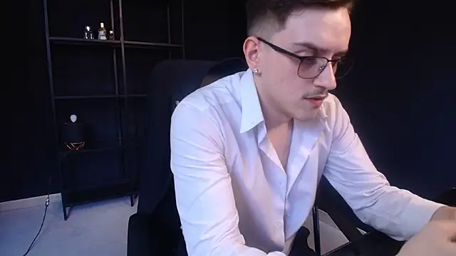 Show modela FelixStarkk na web-kameri