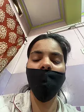 Sandhya_77's Live XXX Chat