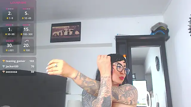 Vicky_hotmilf élő XXX-chatje