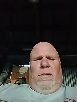 Reddog833's Webcam Show