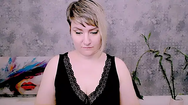 Djullia Chat XXX in diretta