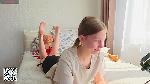 BarelyBliss' Live XXX Chat