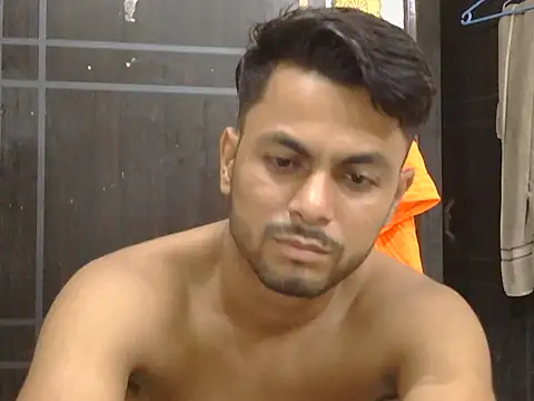 Stubborndesiboy 라이브 XXX 채팅