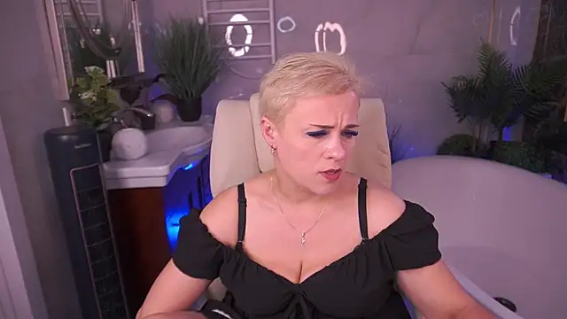 CrystalVibe's Live XXX Chat