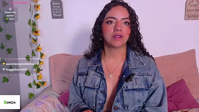 emiily_curly: απευθείας συνομιλία ΧΧΧ