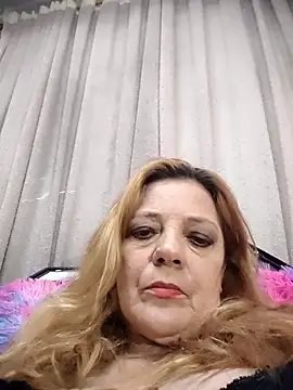 Chat +18 de karlaanqui1 ao vivo