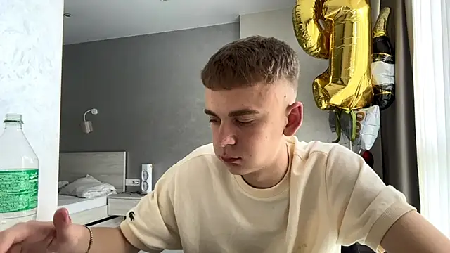 SoloFury 即時 XXX 聊天