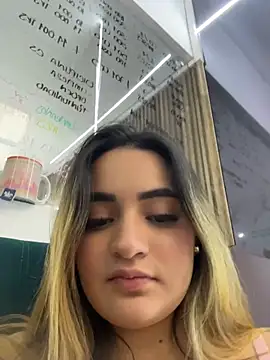 Antonella_Julieta 웹캠 쇼