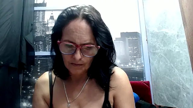 Nastylatinaxxx's Live XXX Chat
