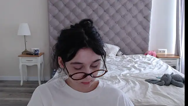 cute_lilia's Webcam Show