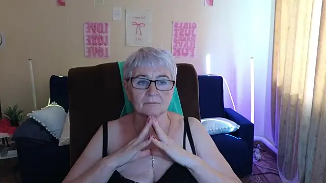 Sandra_Snowflake's Live XXX Chat