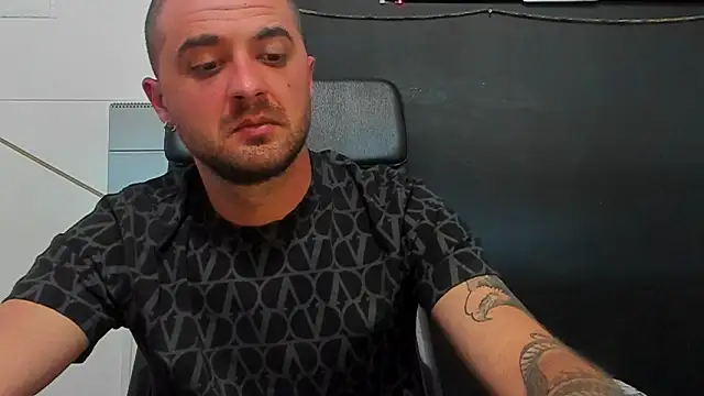 Chat XXX en directo de JamesMyerss