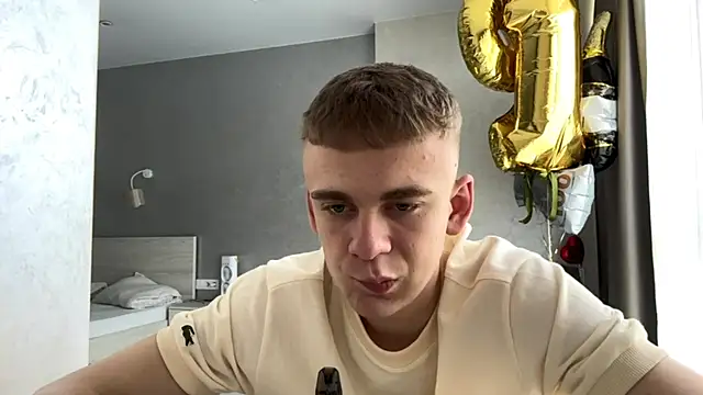 SoloFury 라이브 XXX 채팅
