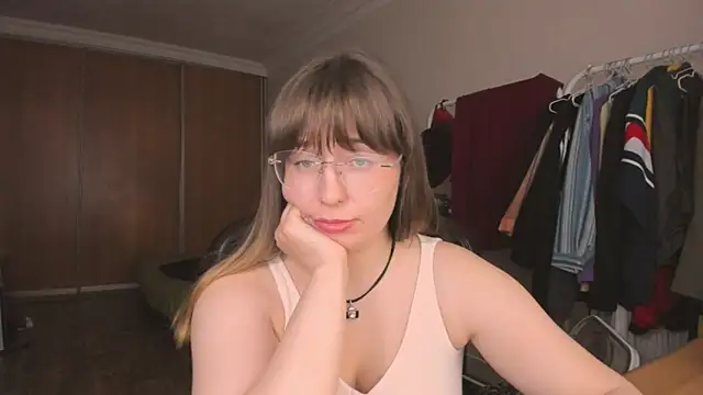 Chatroom XXX en direct de just_fucked777