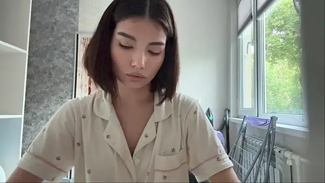 MarylnMonnier Chat XXX live