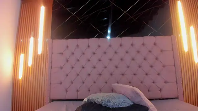 AinaPink Adlı Modelin Canlı XXX Sohbeti
