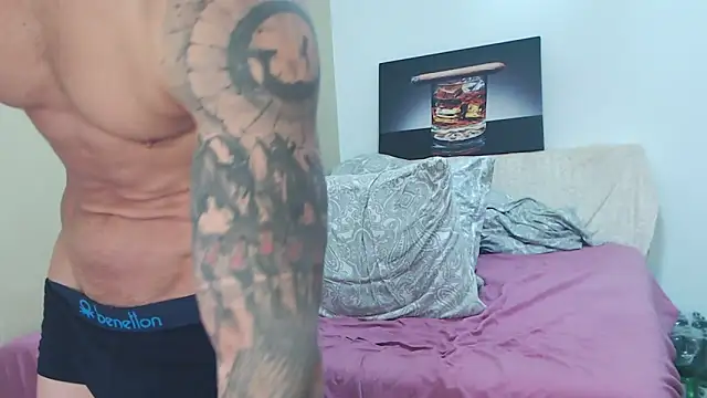 Tiberius_hunk Pertunjukan Webcam