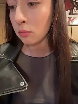 Holly_Playn Webbikameraesitys