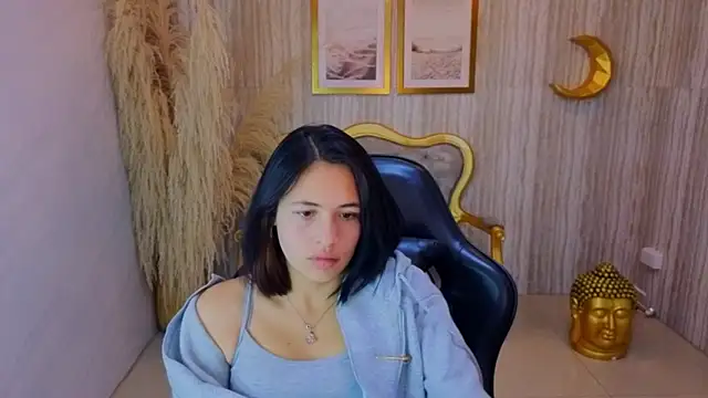 Chat +18 de bonnie_1s ao vivo