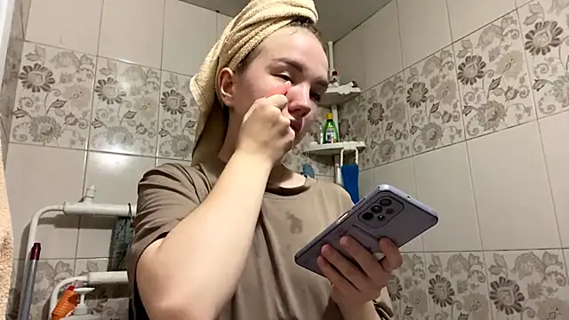 FewerCadre live XXX chat
