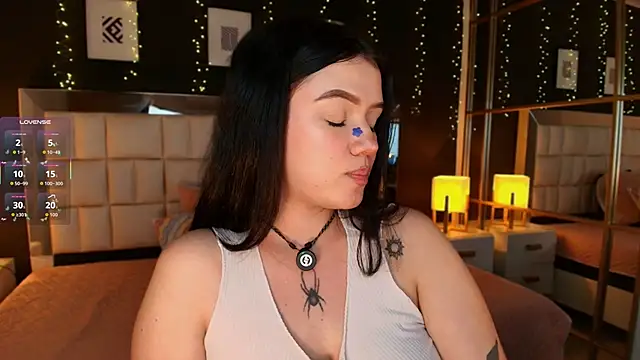 aria_bloomer's Live XXX Chat