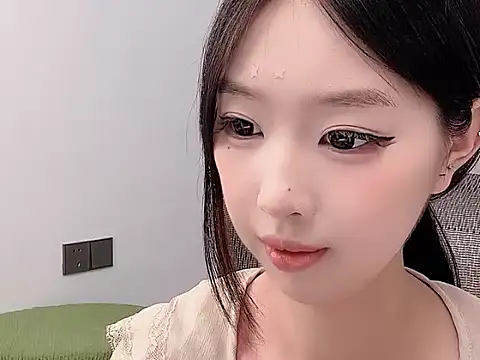 Yoyo33355 网络视讯表演