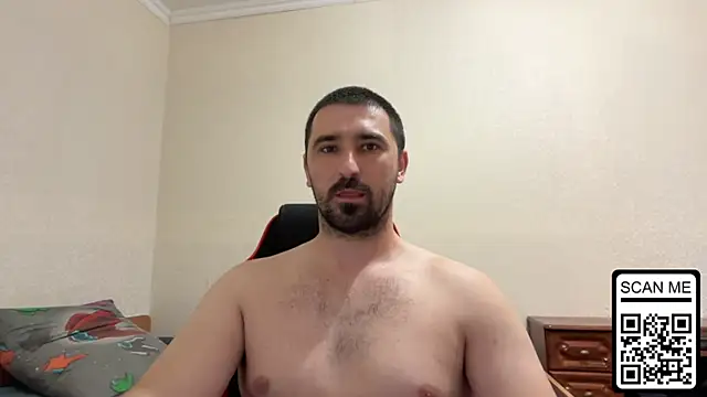 Show modela Hard_to_Obey na web-kameri