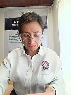 Valentina--1's Live XXX Chat