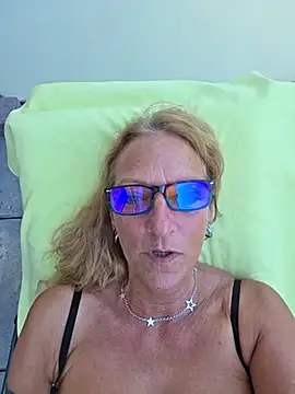 Chat XXX en directo de HotWifeLyn68