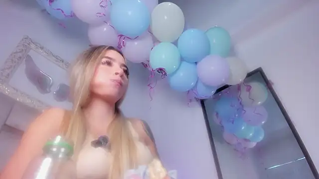 Czat XXX na żywo – Lola_Blondie