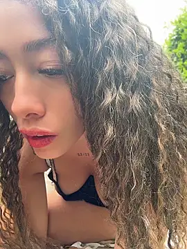 roxyrougee live XXX chat