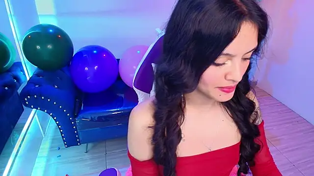 Maddie_T18's Live XXX Chat