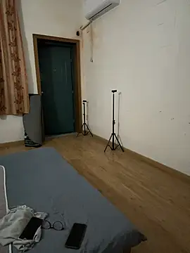 xiiuuff18 现场XXX聊天