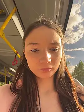 hiding-mila Chat XXX live