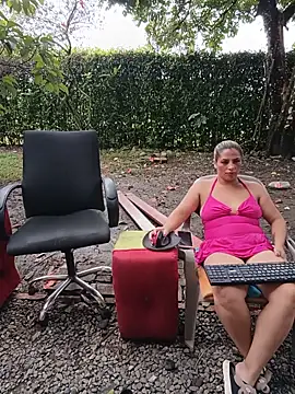 hotandfierylatinos2023のウェブカメラショー