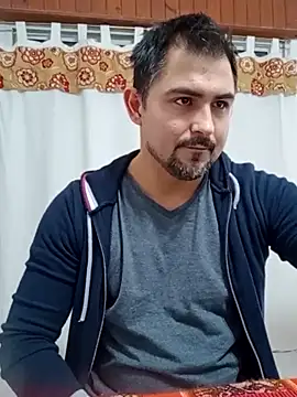 Bradd_32 网络视讯表演