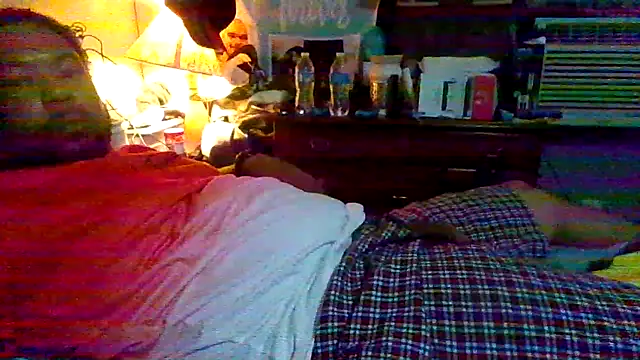Creationmonster0 Show in webcam