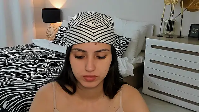 Chatroom XXX en direct de Jasmine_Stewart