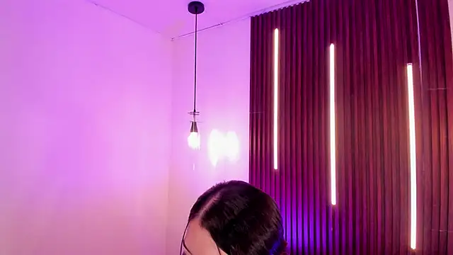 XXX chat uživo modela ArianaBaker