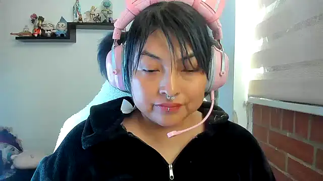Shaddycute_ Chat XXX live