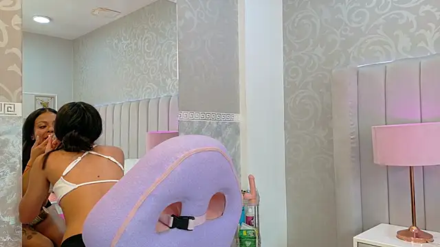 Chat XXX ao vivo de Emily__Stef