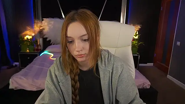 LizzaMoonn 现场XXX聊天