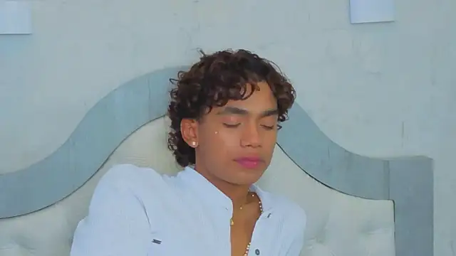 AlanCutee Pertunjukan Webcam