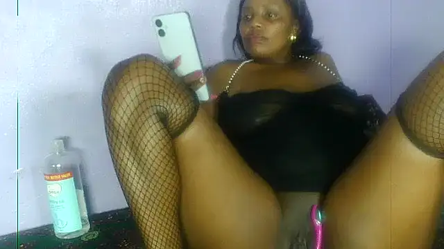 CurvyLara Chat XXX in diretta