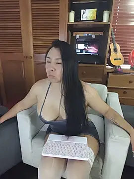 Taliapeach's Live Chat Room