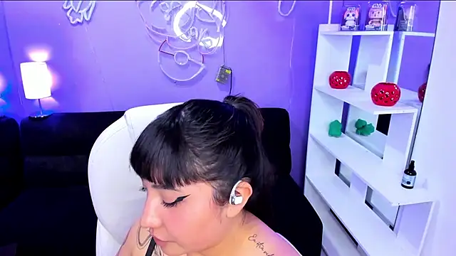 Chatroom XXX en direct de Emma_monserrat