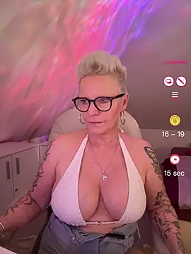 German_Milf Adlı Modelin Canlı XXX Sohbeti