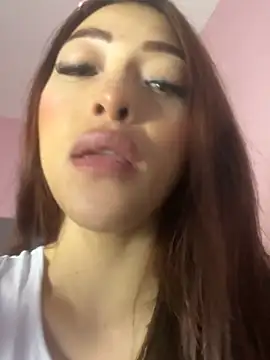 DAKOTA_SAKURA élő XXX-chatje