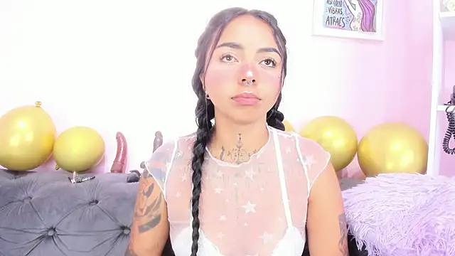Chatroom XXX en direct de miss_soffi_